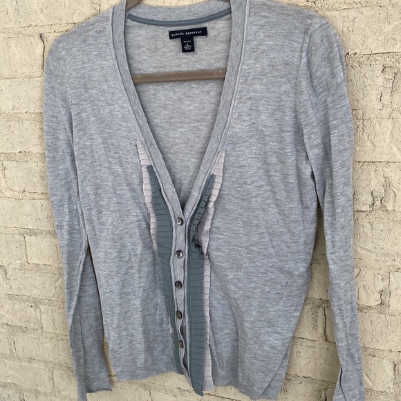 Banana Republic Pima Cotton V-Neck Ruffle Cardigan sweater. Size SP - Picture 4 of 7